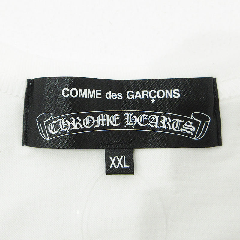 CHROME HEARTS | クロムハーツ × COMME des GARCONS × DOVER STREET MARKET コムデギャルソン ドーバーストリートマーケット ロゴプリント半袖Tシャツ AD2018 トリプルコラボ 半袖Ｔシャツ ZB-T001 ホワイト サイズ：XXL【三重本店】