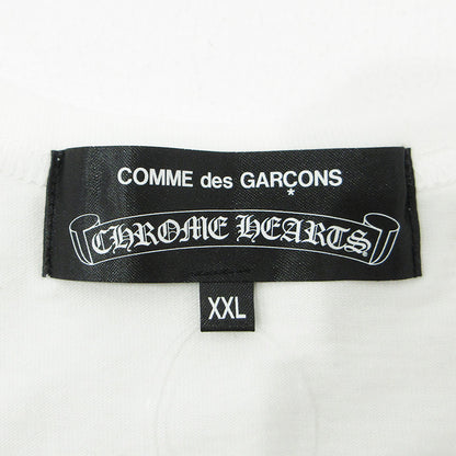 CHROME HEARTS | クロムハーツ × COMME des GARCONS × DOVER STREET MARKET コムデギャルソン ドーバーストリートマーケット ロゴプリント半袖Tシャツ AD2018 トリプルコラボ 半袖Ｔシャツ ZB-T001 ホワイト サイズ：XXL【三重本店】