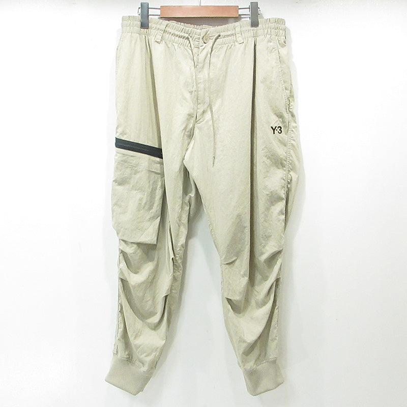 Y-3 | ワイスリー YOHJI YAMAMOTO × adidas ヨウジヤマモト アディダス NYLON TWILL CARGO PANT ナイロンツイルカーゴパンツ ロゴプリント カーゴパンツ DY7320 ベージュ サイズ：L【三重本店】