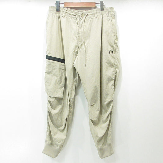 Y-3 | ワイスリー YOHJI YAMAMOTO × adidas ヨウジヤマモト アディダス NYLON TWILL CARGO PANT ナイロンツイルカーゴパンツ ロゴプリント カーゴパンツ DY7320 ベージュ サイズ：L【三重本店】