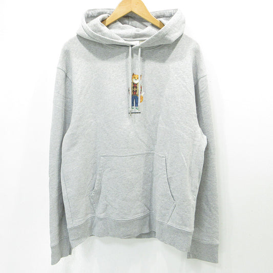 MAISON KITSUNE | メゾンキツネ Dressed Fox Regular Hoodie ドレスドフォックスレギュラーフーディ きつねプリント長袖パーカー アニマル柄 パーカー LM00304KM0001 グレー サイズ：XL【三重本店】