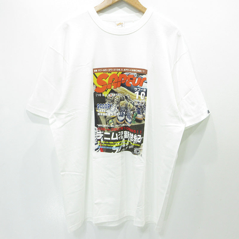 SAPEur | サプール カーゴベース スタンプ10個達成 23年 フォトプリント半袖Ｔシャツ 半袖Ｔシャツ ホワイト サイズ：XL【三重本店】