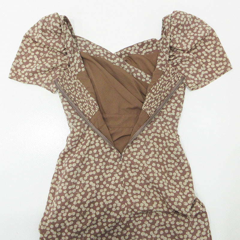 Herlipto | ハーリップトゥ Cherry Pattern Cache-Coeur One-Piece チェリーパターンカシュクールワンピース サイドスリット サクランボ柄 総柄 ワンピース HLT2009006 ブラウン系 ピンクブラウン ロージブラウン サイズ：M【三重本店】