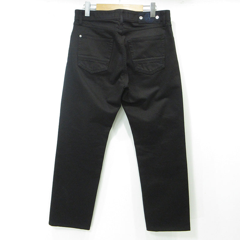 STONE ISLAND | ストーンアイランド BULL DENIM-TC Straight leg Jeans 25AW ストレートレッグボタンフライデニムパンツ ロゴワッペン付き デニムパンツ K2S15J100005 ブラック サイズ：30【三重本店】