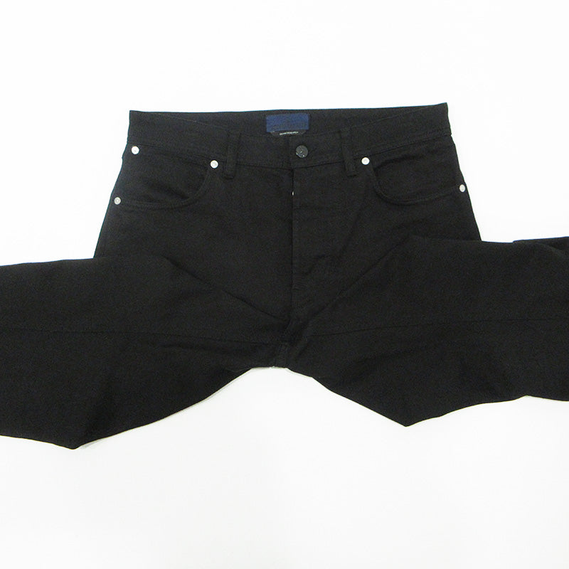 STONE ISLAND | ストーンアイランド BULL DENIM-TC Straight leg Jeans 25AW ストレートレッグボタンフライデニムパンツ ロゴワッペン付き デニムパンツ K2S15J100005 ブラック サイズ：30【三重本店】