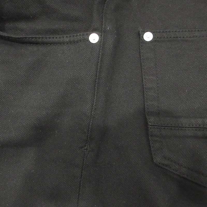 STONE ISLAND | ストーンアイランド BULL DENIM-TC Straight leg Jeans 25AW ストレートレッグボタンフライデニムパンツ ロゴワッペン付き デニムパンツ K2S15J100005 ブラック サイズ：30【三重本店】