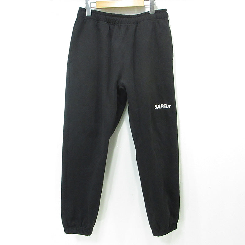 SAPEur | サプール ロゴプリントスウェットパンツ パンツ ブラック サイズ：M【三重本店】