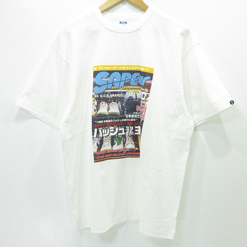 SAPEur | サプール カーゴベース スタンプ20個達成 23年 フォトプリント半袖Ｔシャツ 半袖Ｔシャツ ホワイト サイズ：L【三重本店】