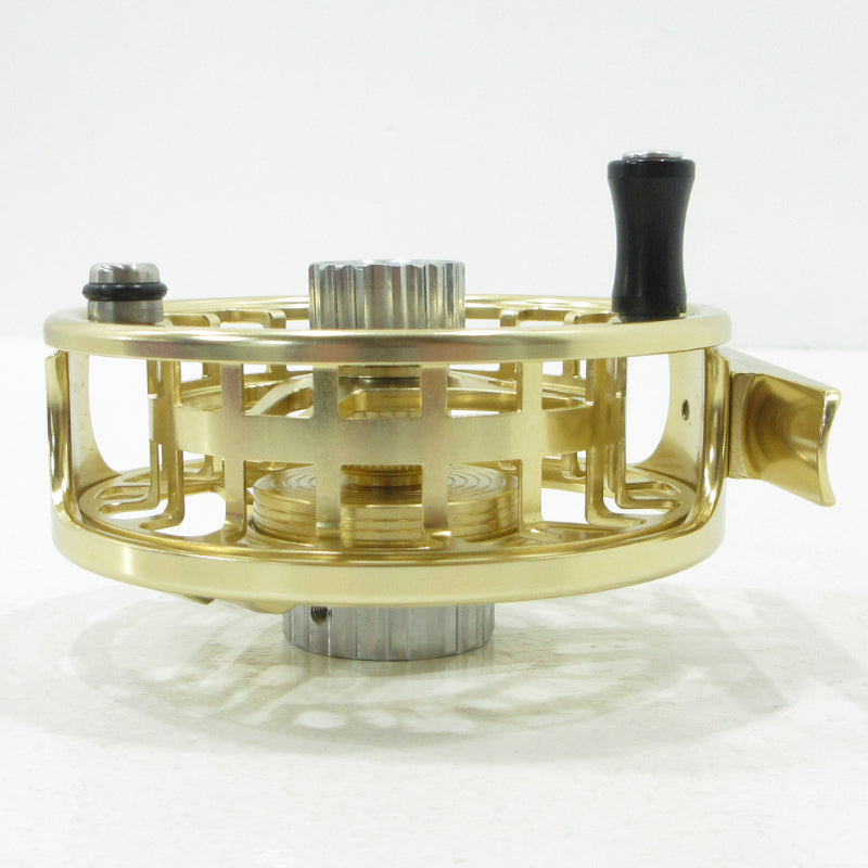 【フィッシング/釣り/釣具/リール】 M MAXIMUMCATCH MAXCATCH AVID PRO 3/5 3five【三重本店】