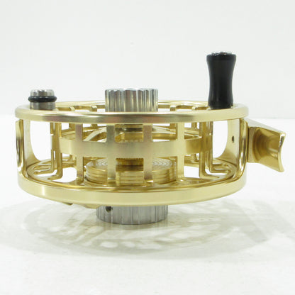 【フィッシング/釣り/釣具/リール】 M MAXIMUMCATCH MAXCATCH AVID PRO 3/5 3five【三重本店】