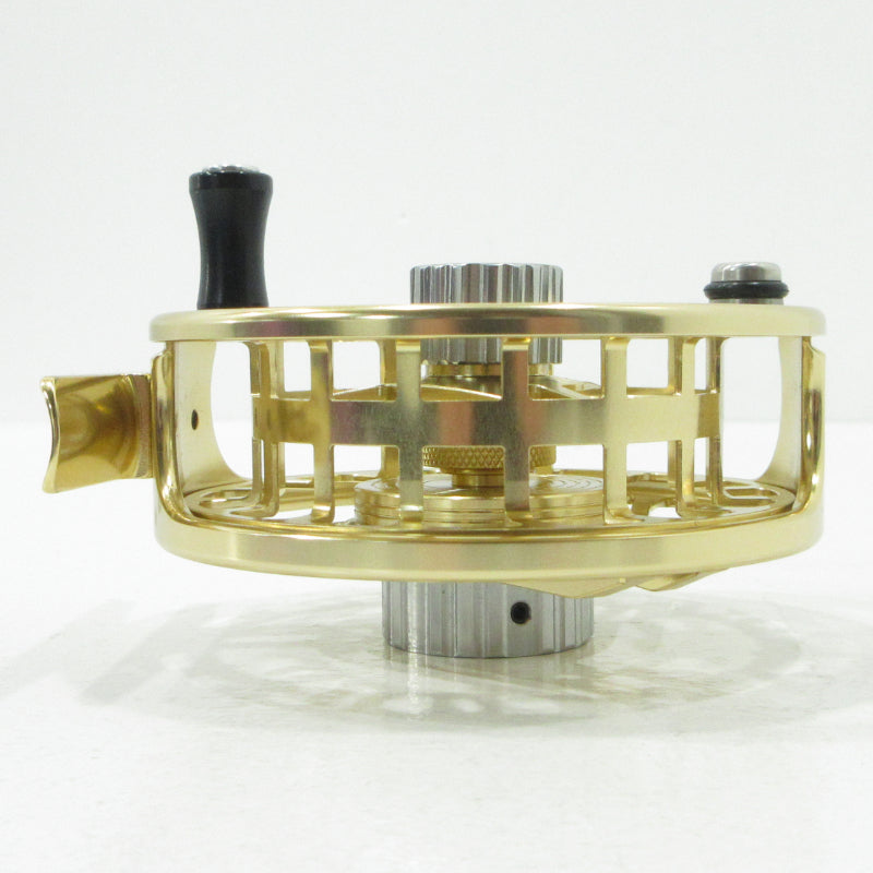 【フィッシング/釣り/釣具/リール】 M MAXIMUMCATCH MAXCATCH AVID PRO 3/5 3five【三重本店】