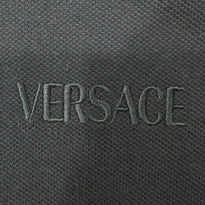 VERSACE | ヴェルサーチ Barocco Print Short Sleeve Polo Shirt バロックプリントロゴ刺繍半袖ポロシャツ ポロシャツ 1012260 1A10242 ブラック サイズ：S【三重本店】