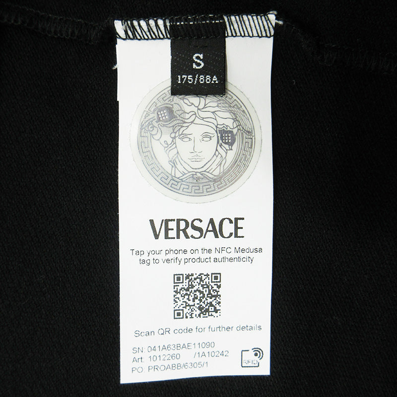 VERSACE | ヴェルサーチ Barocco Print Short Sleeve Polo Shirt バロックプリントロゴ刺繍半袖ポロシャツ ポロシャツ 1012260 1A10242 ブラック サイズ：S【三重本店】