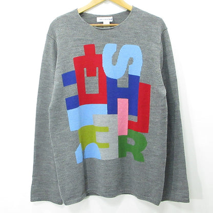 COMME des GARCONS | コムデギャルソン SHIRT シャツ Acrylic Wool Intarsia Gauge 7 アクリルウールインターシャゲージ7 ウール混ロゴ長袖ニット セーター ニット FP-N006 グレー サイズ：L【三重本店】