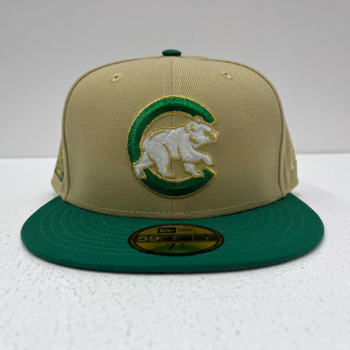 NEW ERA | ニューエラ 7 5/8 (60.6cm) CHICAGO CABS 海外別注 2016ﾜｰﾙﾄﾞﾁｬﾝﾋﾟｵﾝ キャップ 59FIFTY ベージュ【加古川店】
