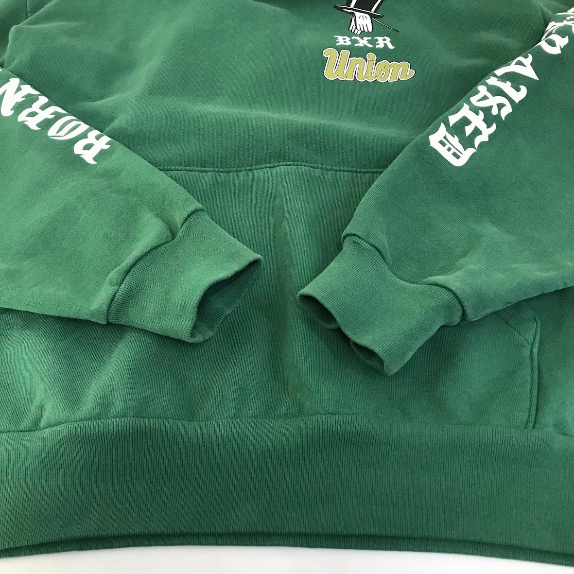 BORN x RAISED | ボーンアンドレイズド UNION HOODIE ESSENTIALS CORE プルオーバーパーカー パーカー グリーン サイズ：L【倉吉店】