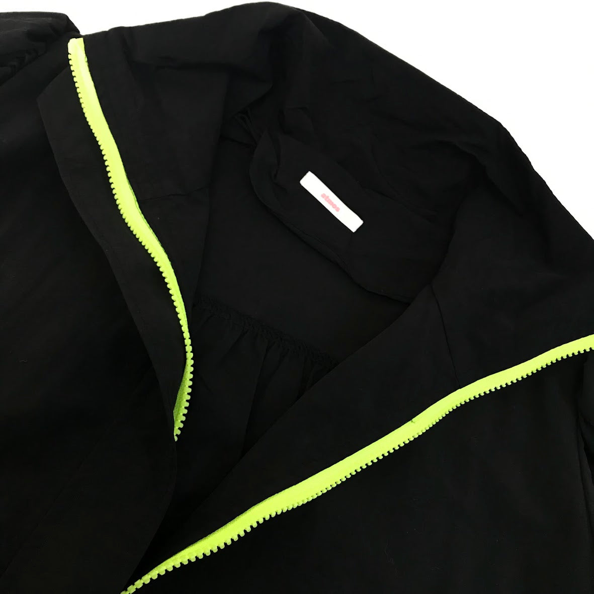 atmos | アトモス atmos pink パフスリーブ ネオン ジップ コート その他アウター kr20ss-ct01-blk ブラック【倉吉店】