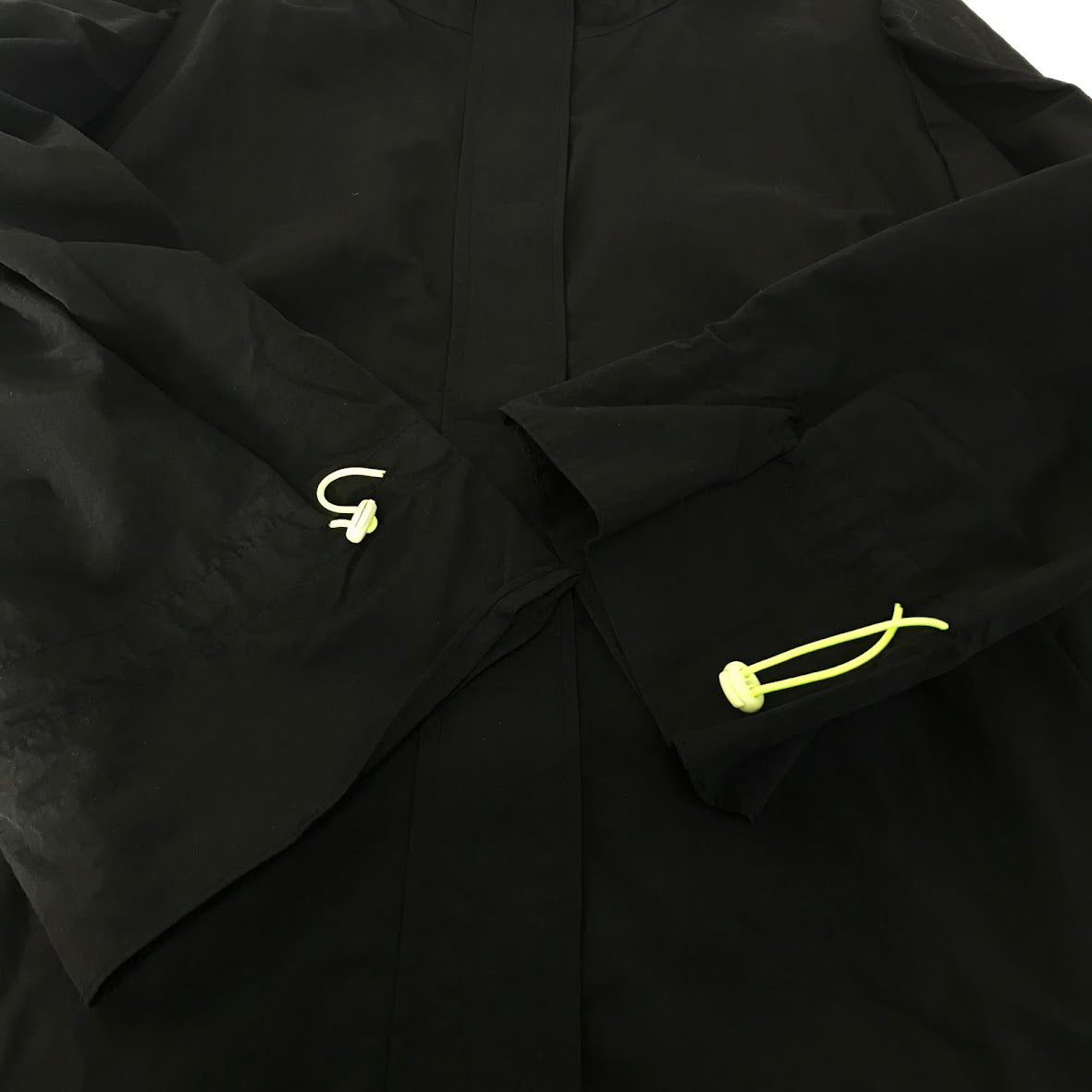 atmos | アトモス atmos pink パフスリーブ ネオン ジップ コート その他アウター kr20ss-ct01-blk ブラック【倉吉店】