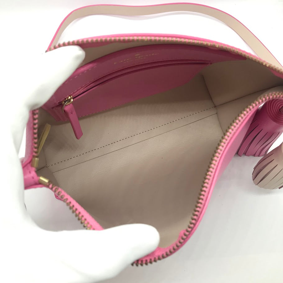 kate spade NEW YORK | ケイトスペードニューヨーク レザー タッセルチャーム付き Foster Court Pepper ショルダーバッグ WKRU3831 ピンク【倉吉店】