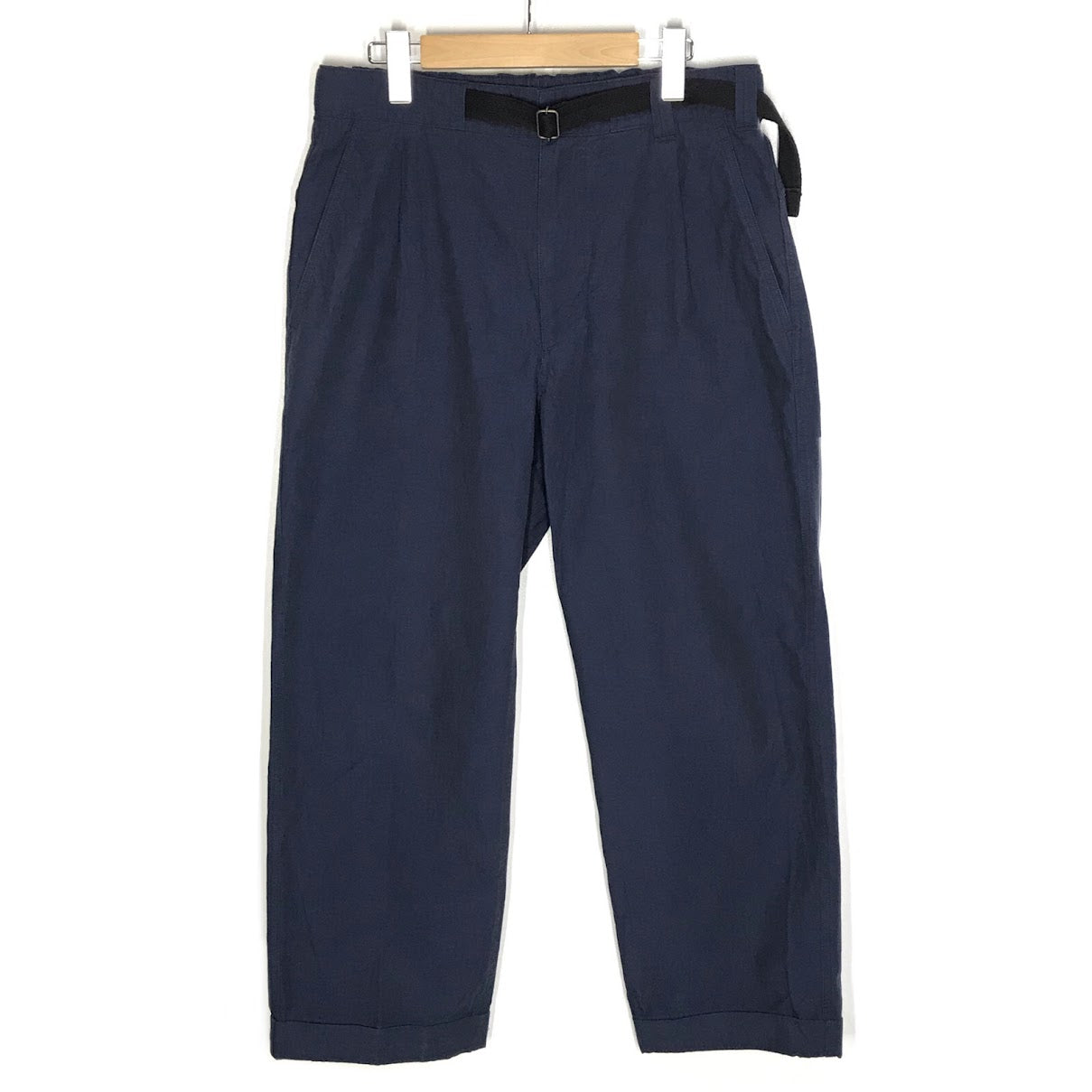 MHL | エムエイチエル CRISP COTTON CHAMBRAY TROUSERS トラウザーパンツ パンツ 596-6140206 ネイビー サイズ：L【倉吉店】