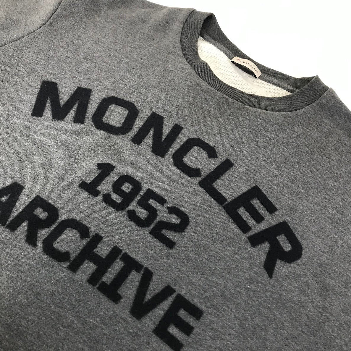 MONCLER | モンクレール FELPA GIROCOLLO スウェット J20918G00026 89A8F グレー サイズ：L【倉吉店】