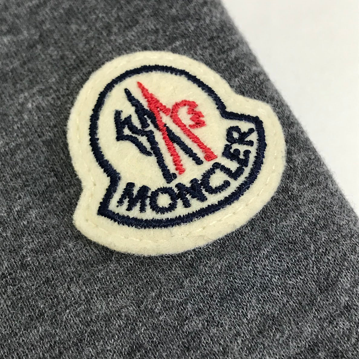 MONCLER | モンクレール FELPA GIROCOLLO スウェット J20918G00026 89A8F グレー サイズ：L【倉吉店】