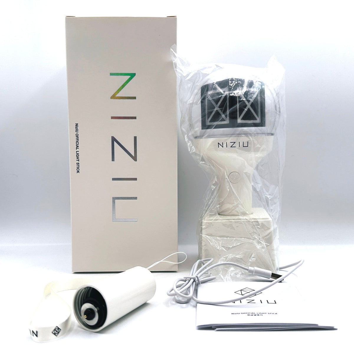 アイドルグッズ NiziU オフィシャルライトスティック + ライトスティックケース まとめ売り【倉吉店】