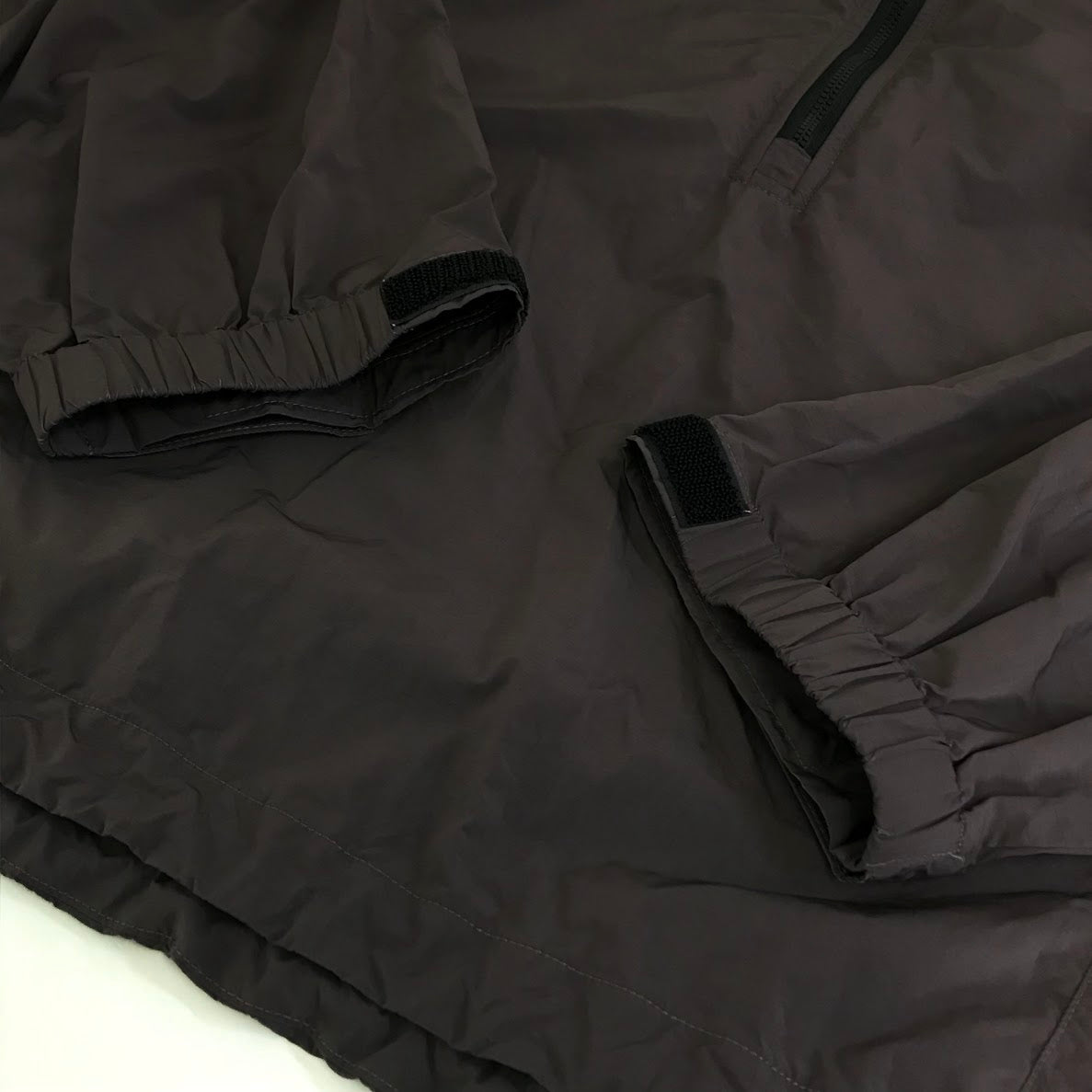 Cabaret Poval｜キャバレー ポヴァール　UTILITY PULLOVER ナイロンジャケット 24W-PVA-0T04 チャコールグレー サイズ：L【倉吉店】