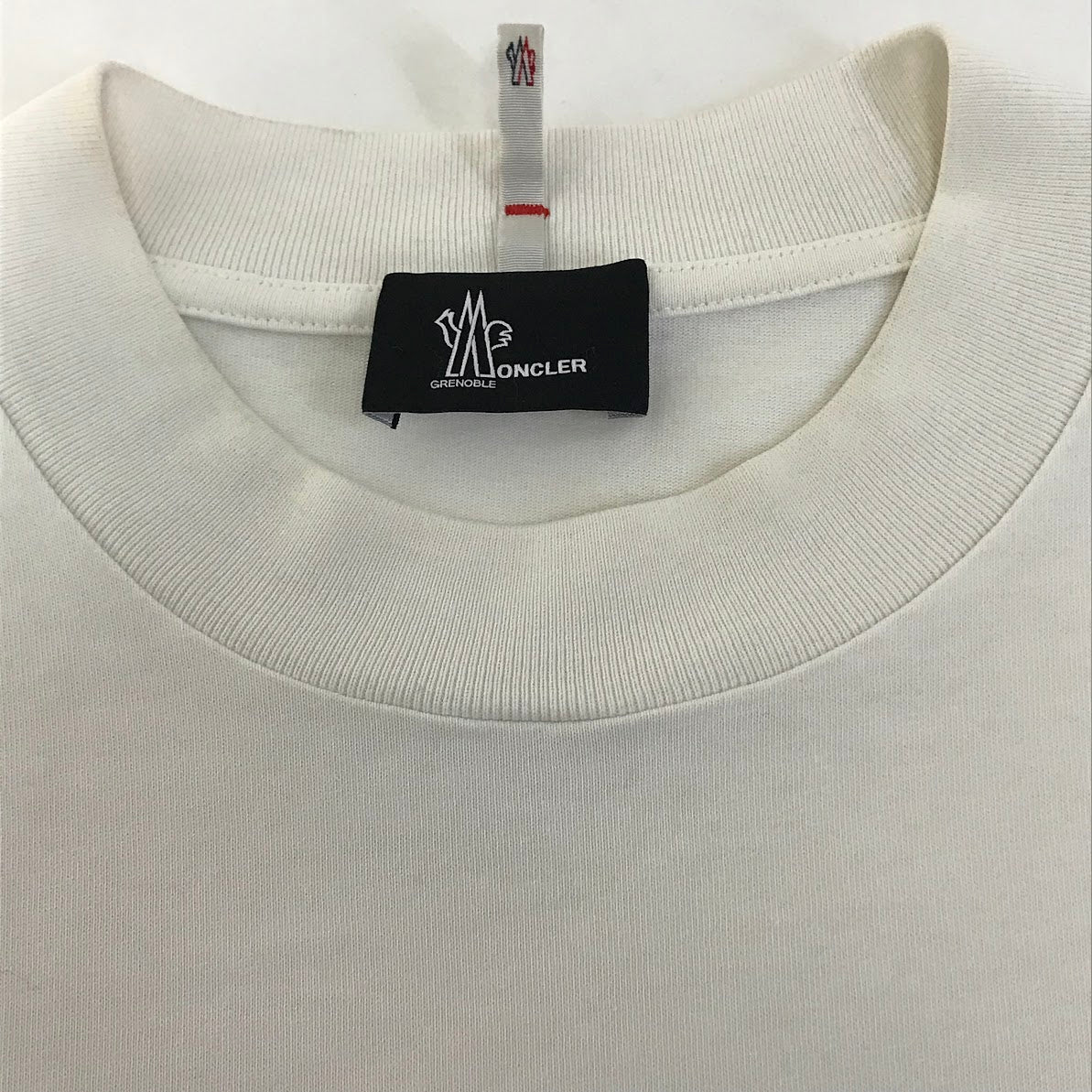 MONCLER | モンクレール 22AW GRENOBLE グルノーブル 長袖Ｔシャツ H20978D00002 83927 ホワイト サイズ：L【倉吉店】