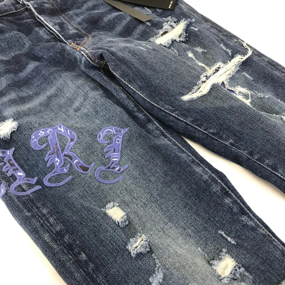 AMIRI | アミリ OLD ENGLISH LOGO JEANS ダメージ加工 デニムパンツ PS22MDS148 インディゴ サイズ：29【倉吉店】