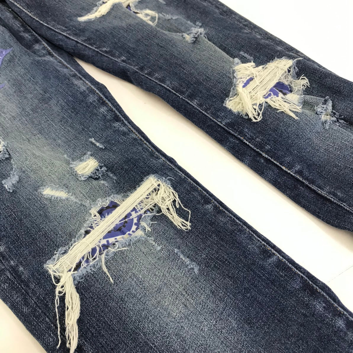 AMIRI | アミリ OLD ENGLISH LOGO JEANS ダメージ加工 デニムパンツ PS22MDS148 インディゴ サイズ：29【倉吉店】