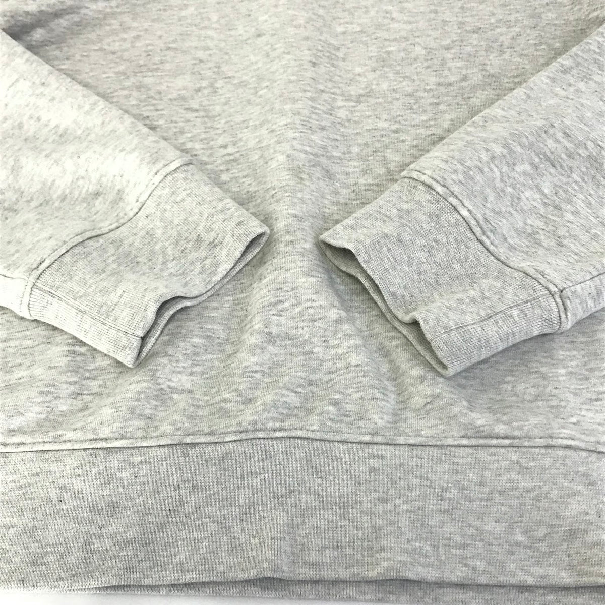 A.P.C | アーペーセー ワンポイントロゴ刺繍 スウェット グレー(ロゴ刺繍：ネイビー) サイズ：M【倉吉店】