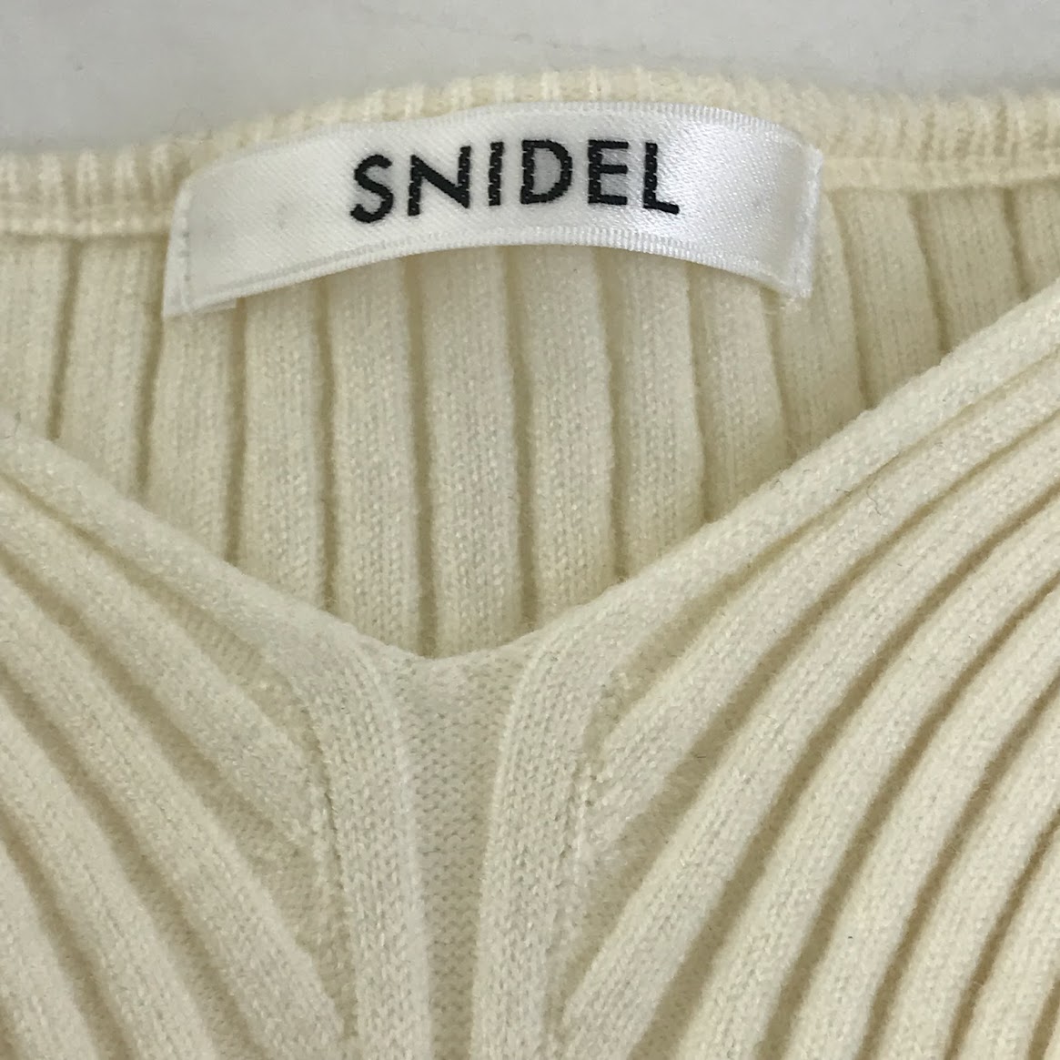snidel | スナイデル ショルダーリボンオフショルニットプルオーバー ニット SWNT254240 アイボリー【倉吉店】