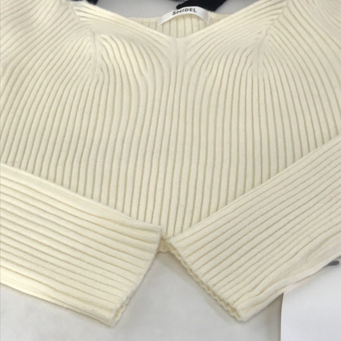 snidel | スナイデル ショルダーリボンオフショルニットプルオーバー ニット SWNT254240 アイボリー【倉吉店】