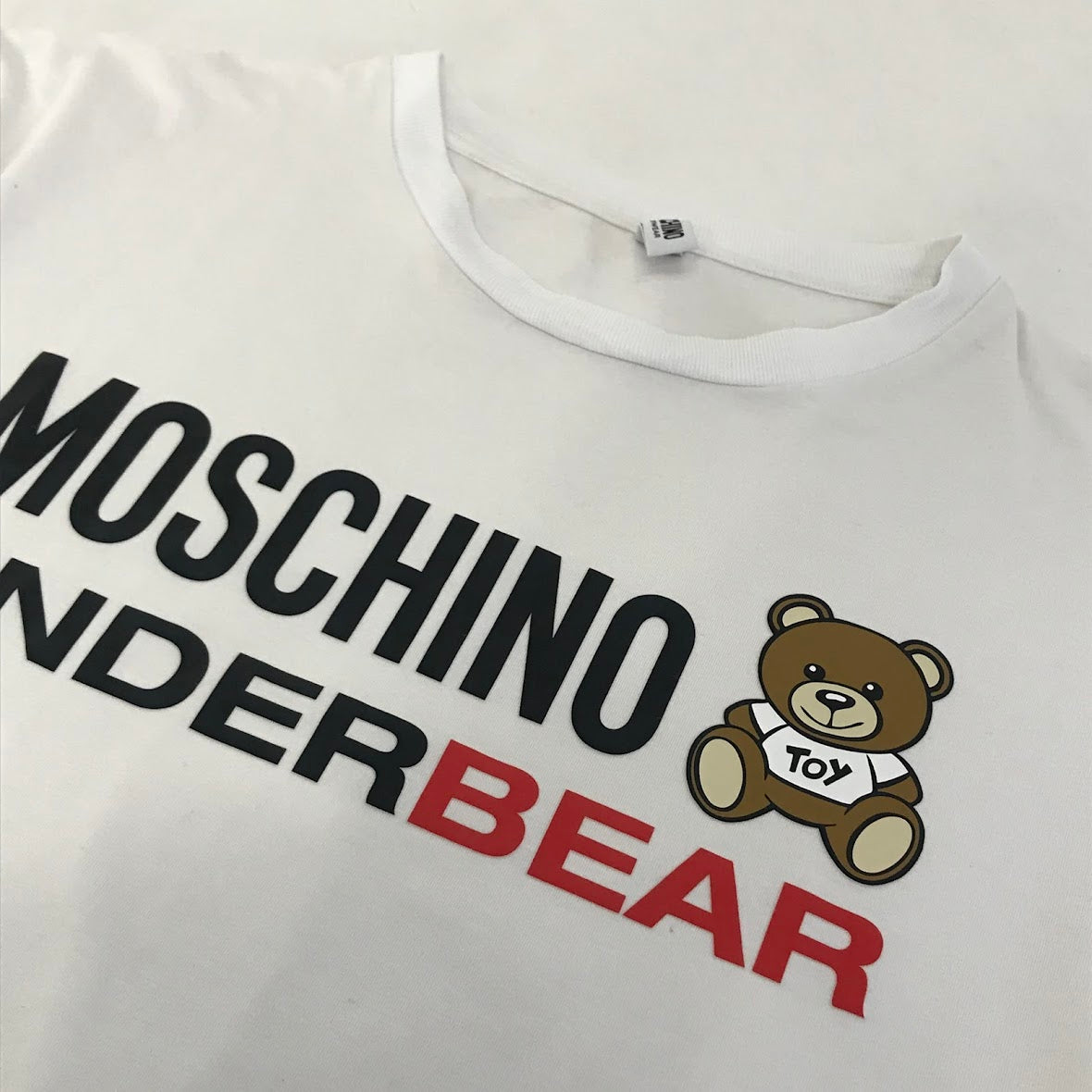 MOSCHINO | モスキーノ ロゴプリントTee 半袖Ｔシャツ A1904 9003 ホワイト【倉吉店】