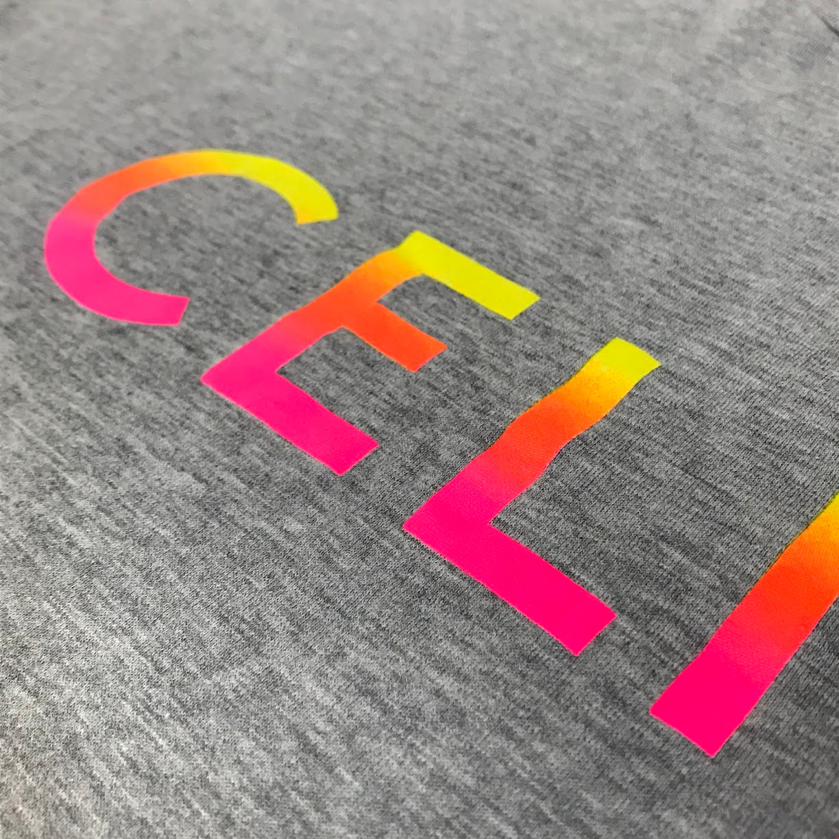 CELINE | セリーヌ Gradient Logo Print ロゴプリント グラデーション 半袖Ｔシャツ 2X10B671Q グレー サイズ：S【倉吉店】