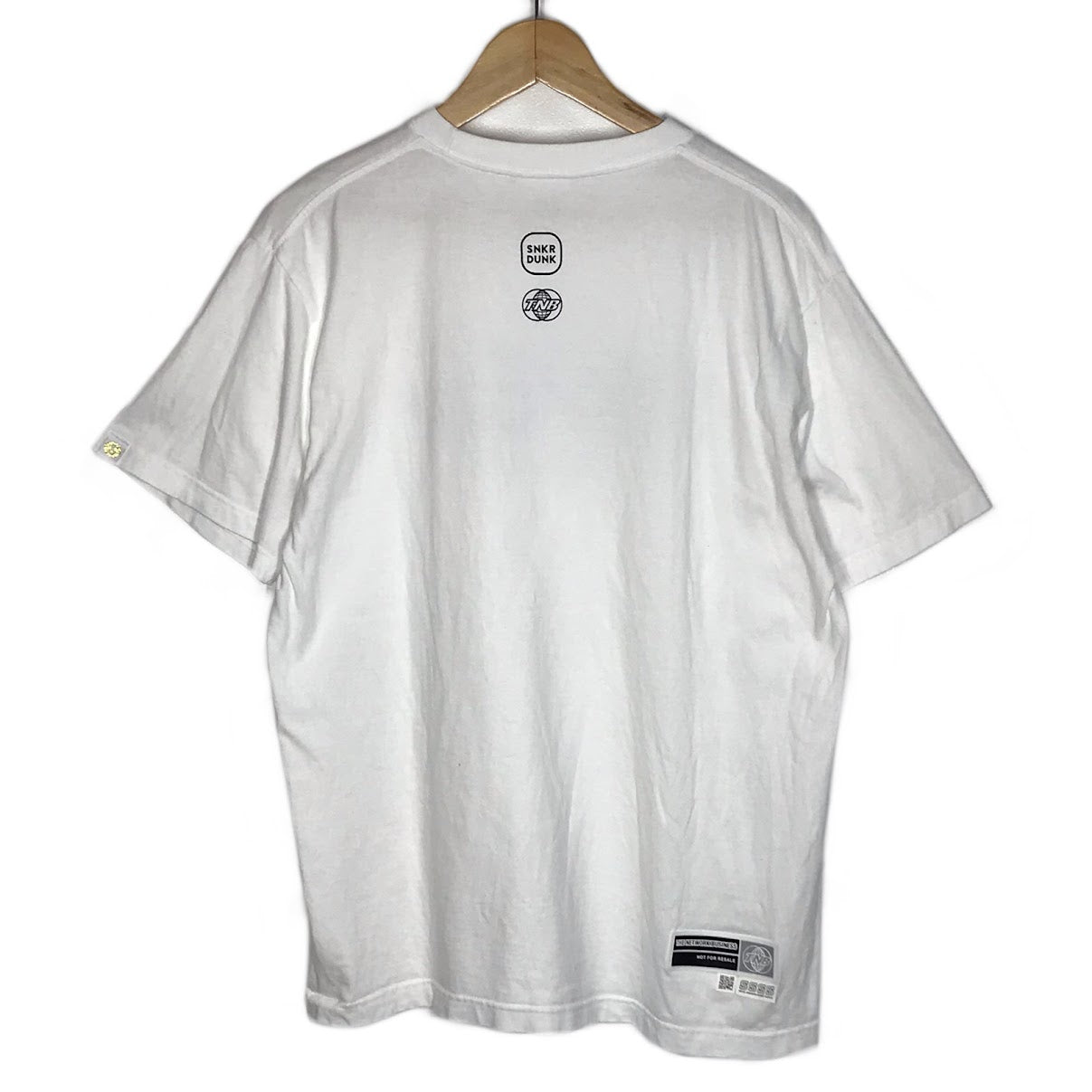 SAPEur | サプール × THE NETWORK BUSINESS(ザ・ネットワークビジネス) 半袖Ｔシャツ ホワイト サイズ：L【倉吉店】【代金引換不可・日時指定不可】【ポスト投函】