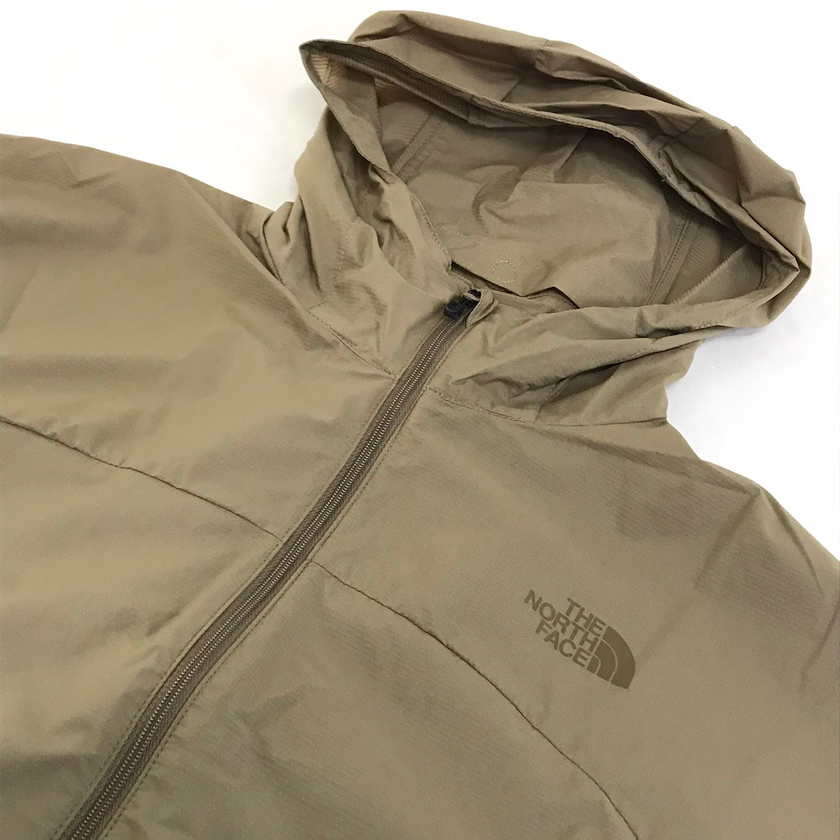 THE NORTH FACE | ザ・ノースフェイス SWALLOWTAIL HOODIE ナイロンジャケット マウンテンパーカー NPW22202 ベージュ サイズ：M【倉吉店】