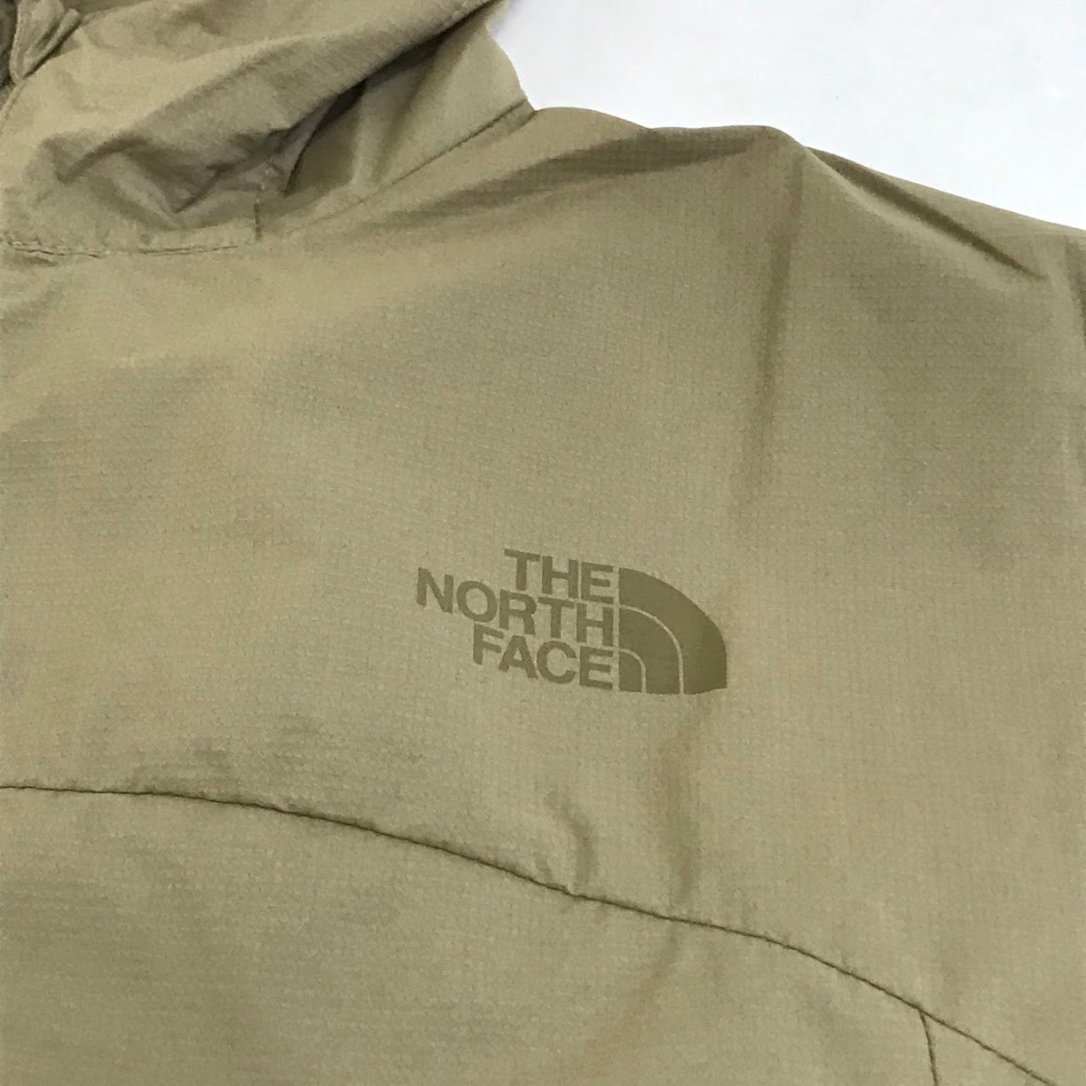 THE NORTH FACE | ザ・ノースフェイス SWALLOWTAIL HOODIE ナイロンジャケット マウンテンパーカー NPW22202 ベージュ サイズ：M【倉吉店】