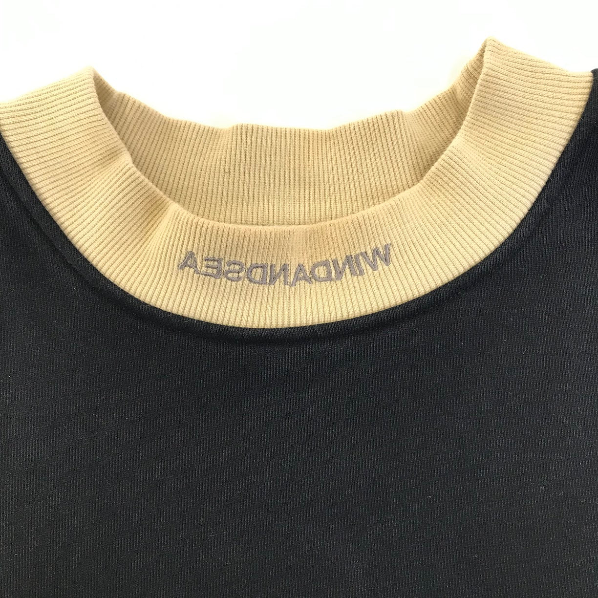 WIND AND SEA | ウィンダンシーウインダンシー SWEAT SHIRTS ネックロゴ刺繍 スウェット WDS-20A-TPS-02 ブラック サイズ：M【倉吉店】