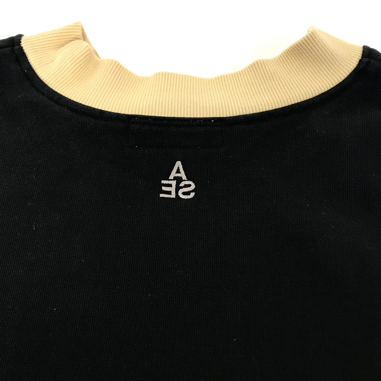 WIND AND SEA | ウィンダンシーウインダンシー SWEAT SHIRTS ネックロゴ刺繍 スウェット WDS-20A-TPS-02 ブラック サイズ：M【倉吉店】