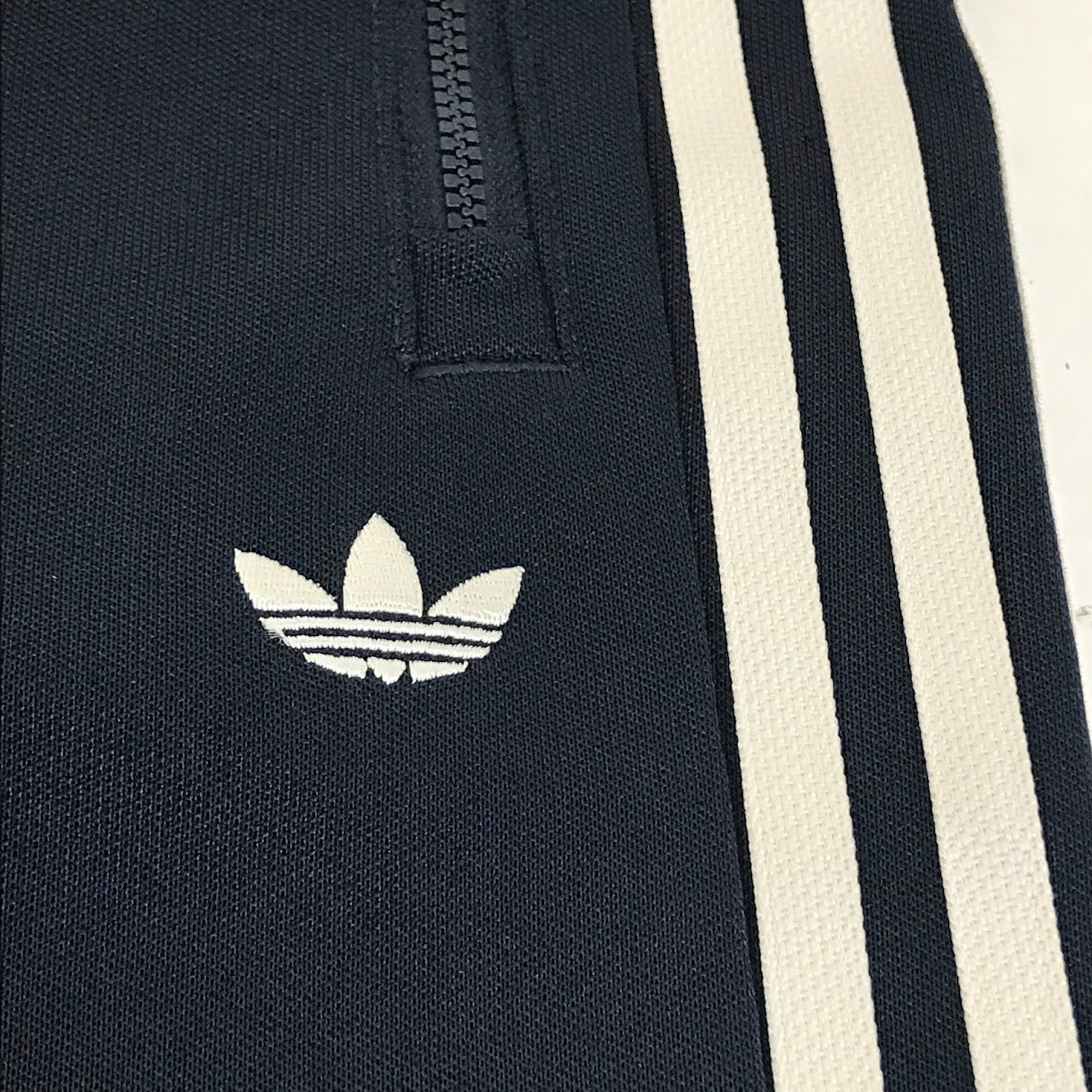 adidas Originals | アディダスオリジナルス SPORTY & RICH TRACKPANT パンツ JN5332 ダークネイビー サイズ：M【倉吉店】