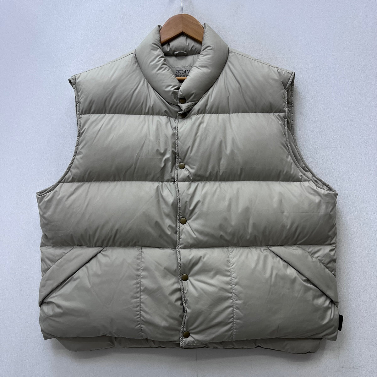 SEDAN ALL-PURPOSE Classic Down Vest ダウンベスト SD22F-JK02 カーキ サイズ：XL【加古川店】