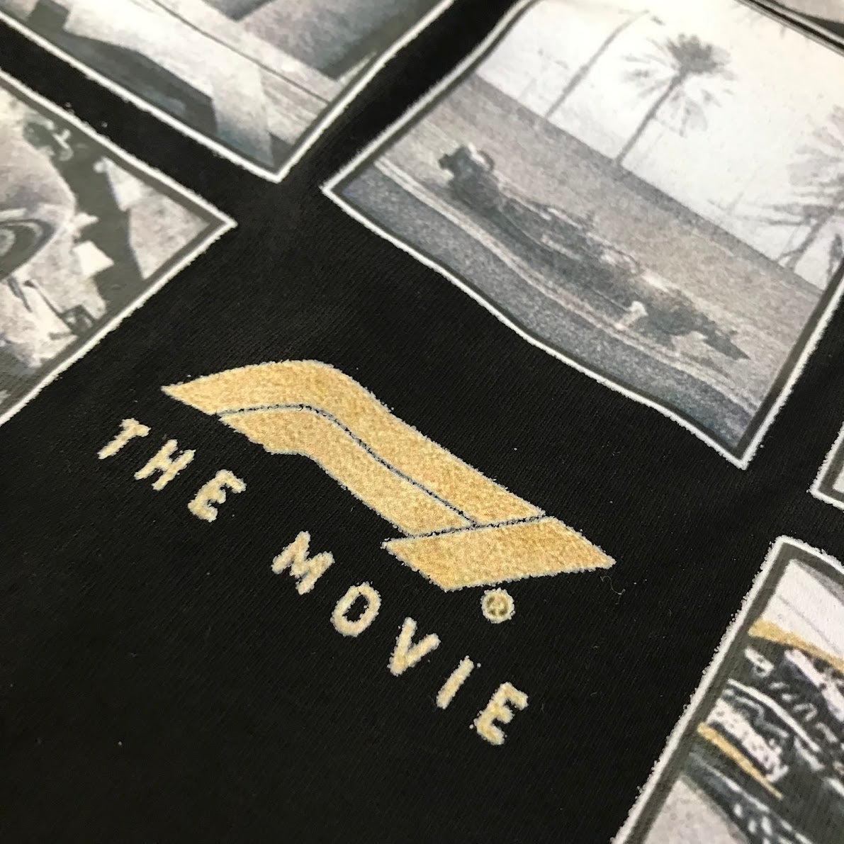 APX GP F1 フォーミュラ1 ザ・ムービー APXGP フォトコラージュ Tシャツ 半袖Ｔシャツ ブラック サイズ：M【倉吉店】