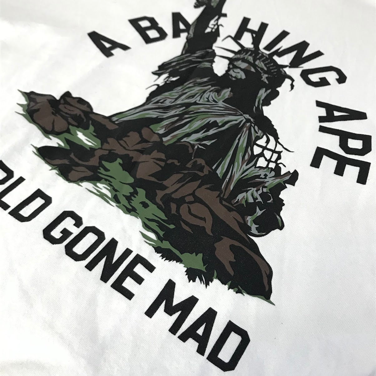 A BATHING APE | アベイシングエイプ Statue of Liberty Tee 半袖Ｔシャツ 1L80110050 ホワイト サイズ：XL【倉吉店】【代金引換不可・日時指定不可】【ポスト投函】