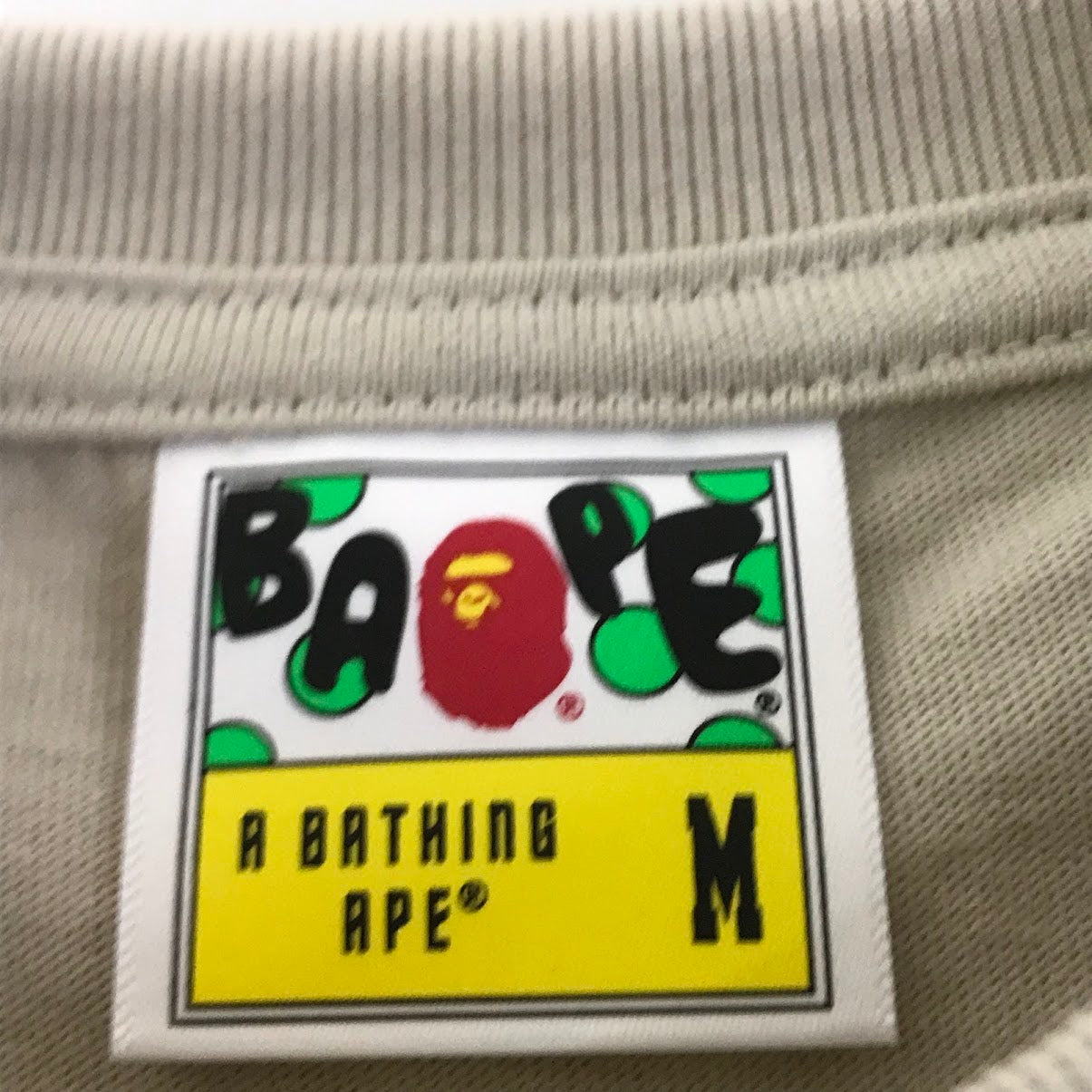 A BATHING APE | アベイシングエイプ COLLEGE TEE 半袖Ｔシャツ 1L30110001 ベージュ サイズ：M【倉吉店】【代金引換不可・日時指定不可】【ポスト投函】