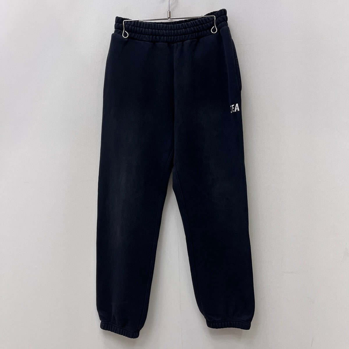 WIND AND SEA | ウィンダンシーウインダンシー SULFUR DYEING LOGO SWEATPANT パンツ WDS-O-ESD-26-Q2-PT-01 ブラック サイズ：M【加古川店】