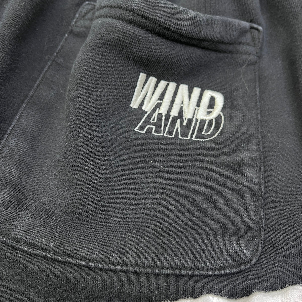 WIND AND SEA | ウィンダンシーウインダンシー SULFUR DYEING LOGO SWEATPANT パンツ WDS-O-ESD-26-Q2-PT-01 ブラック サイズ：M【加古川店】