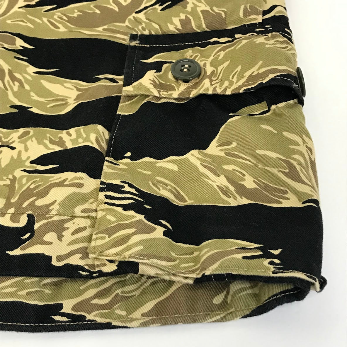 Buzz Rickson's | バズリクソンズ GOLD TIGER PATTERNS SHORTS ハーフパンツ ショートパンツ BR51904 カモ サイズ：XL【倉吉店】