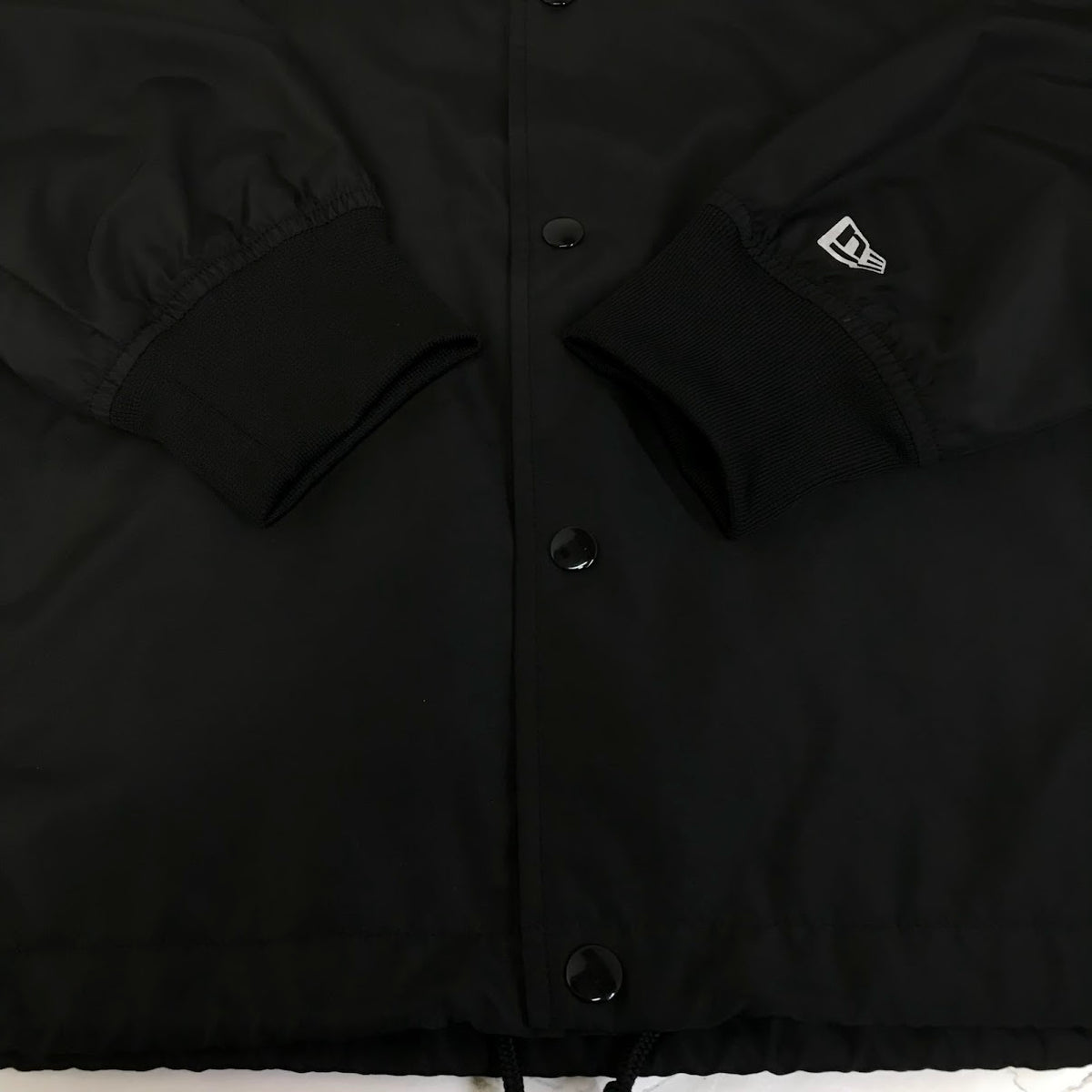 TAKAHIRO MIYASHITA TheSoloist. | タカヒロミヤシタソザソロイスト × NEW ERA(ニューエラ) COACH JACKET コーチジャケット ナイロンジャケット ブラック サイズ：XL【倉吉店】